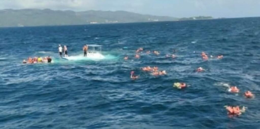 Catamarán turístico se hunde en la bahía de Samaná; todos los pasajeros fueron rescatados