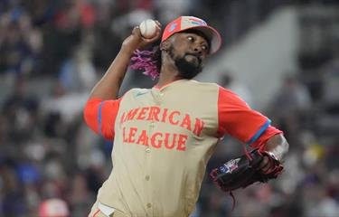 Emmanuel Clase se declara inocente ante tribunal y paga fianza de US$600 mil