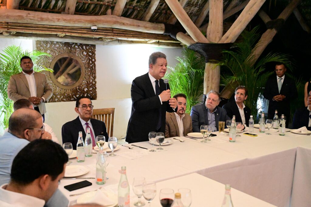 Leonel: “Todos los problemas empiezan a brotar simultáneamente”; la crisis de credibilidad del Gobierno se agrava