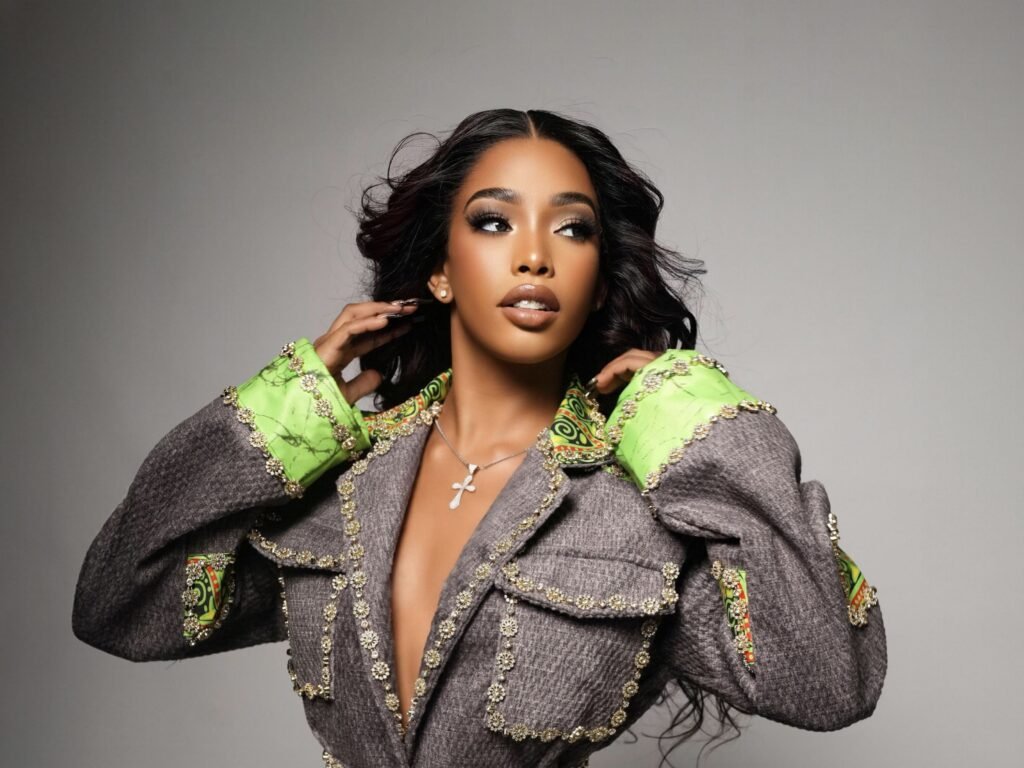 Angélica “La Manager” se abre paso en la industria artística con disciplina y visión estratégica