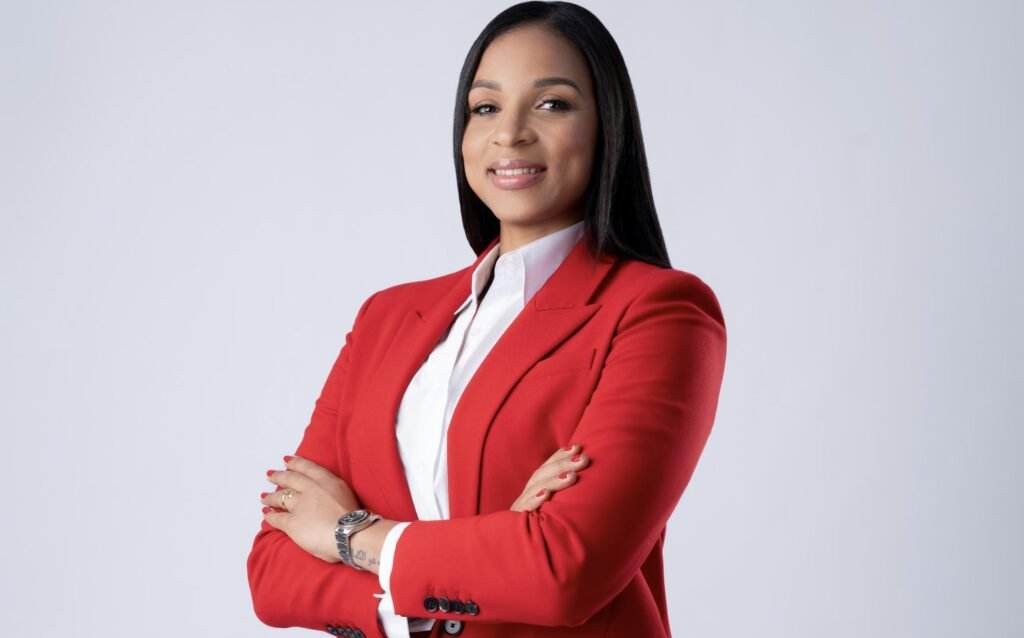 Gina Mambrú del taraflex a la comunicación: “Soltar el uniforme fue dejar una piel que vestí por 24 años”