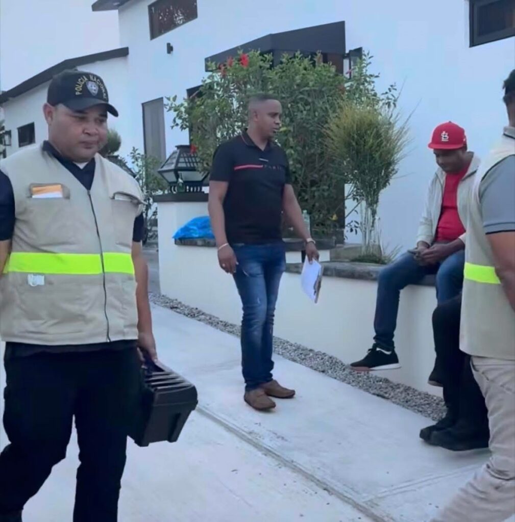 Autoridades investigan hallazgo de una pareja de esposos sin signos vitales en cabaña de Villa Riva