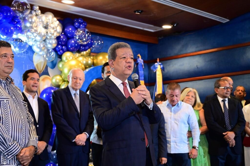 Leonel recibe salutaciones por su cumpleaños; tras un 2025 “horrible”, confía en un 2026 de progreso para el país