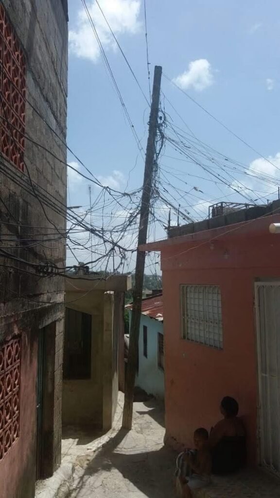 Pintor muere electrocutado mientras trabajaba en una vivienda en Santo Domingo Norte