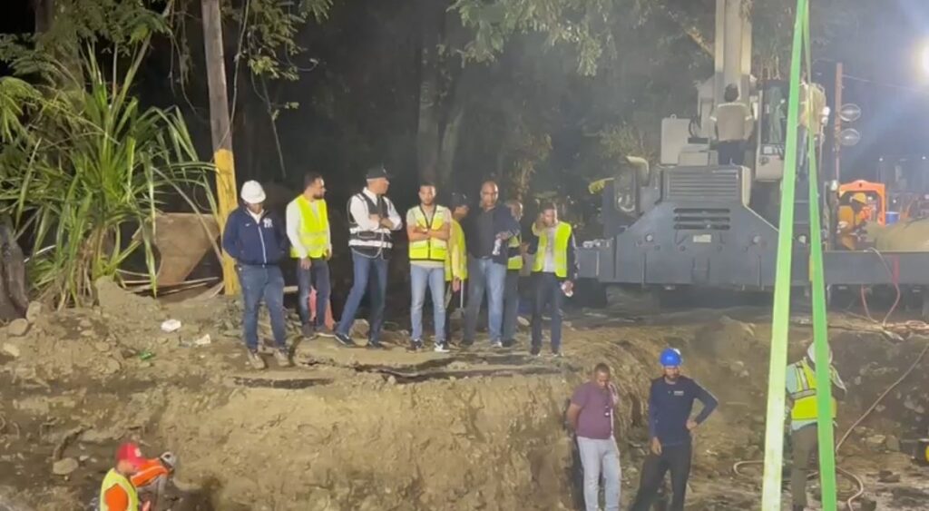 Coraasan, Inapa, Estrella y AlcarAW logran en tiempo récord solución de avería en tubería acueducto Cibao Central