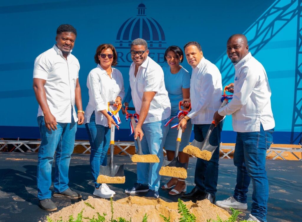 Propeep inicia construcción de la Plaza Comunitaria Chirino en Monte Plata