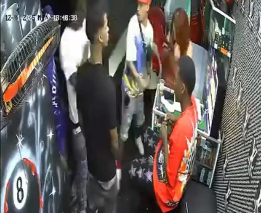 Joven mata a otro a puñaladas tras recibir una bofetada en Villa Duarte