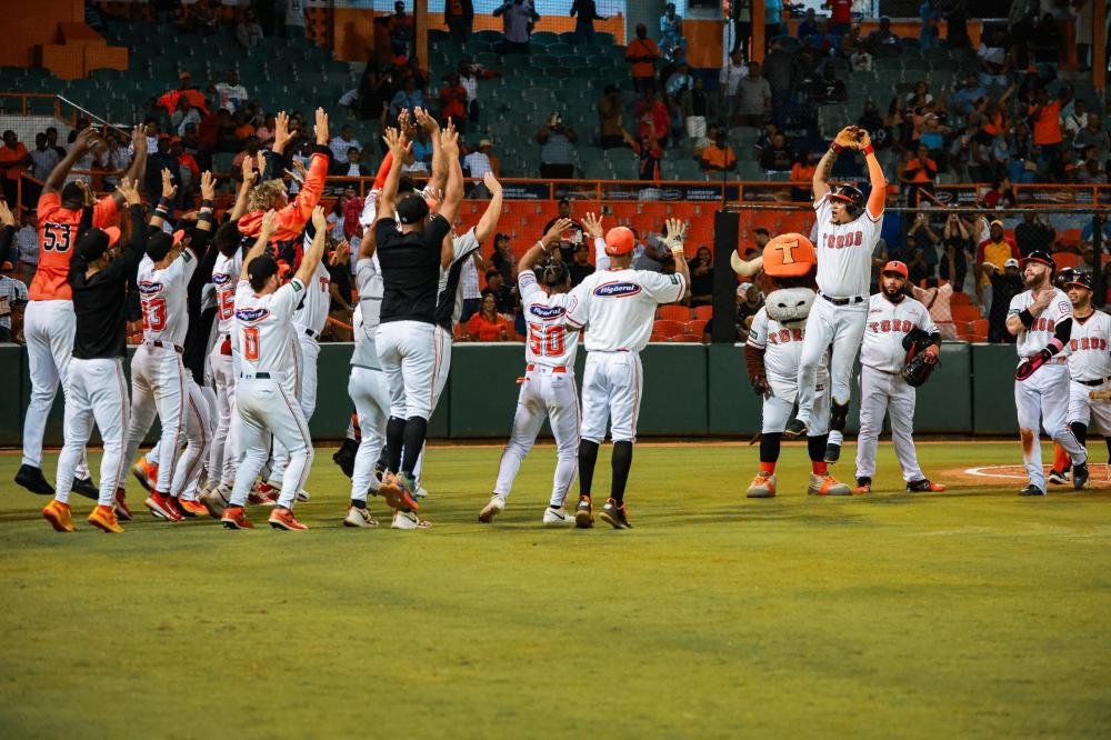 Toros se afianzan segundo lugar clasificación; Aguilas triunfan