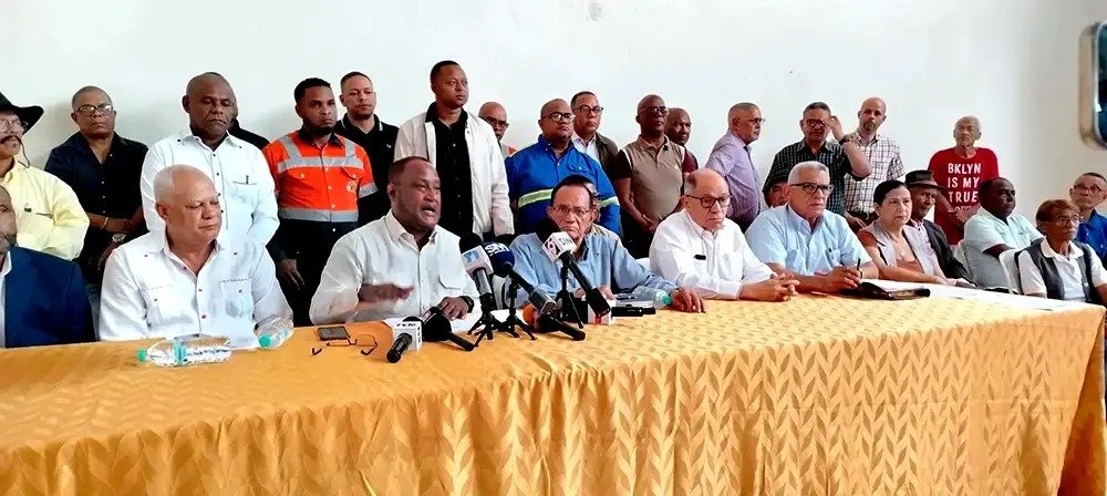 Sindicalistas rechazan la reforma laboral que antes aplaudieron