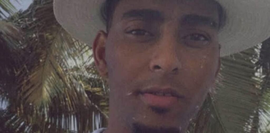 Muere joven impactado por un minibús mientras se desplazaba en pasola en San Pedro de Macorís