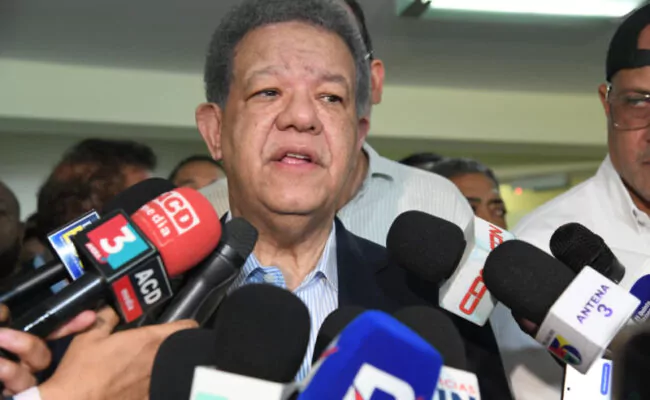 “Neveras vacías y ahora apagadas”; tras apagón, Leonel advierte fallas en planificación e inversión