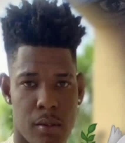 Joven pierde la vida tras deslizarse en una motocicleta en la entrada de Las Gordas