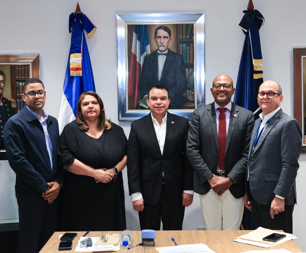 CMD y SNS solo 4 meses logran cifra récord en nombramientos médicos