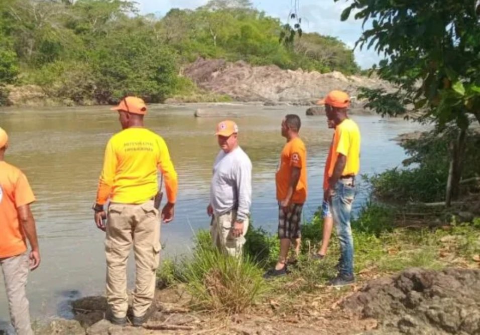 Higüey: Buscan un adolescente arrastrado río Chavón el jueves