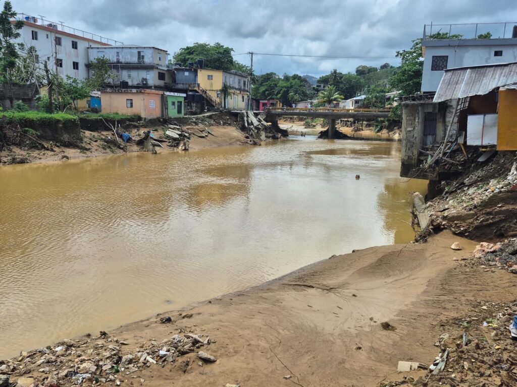 30,000 desplazados y 6,100 casas inundadas en Dominicana