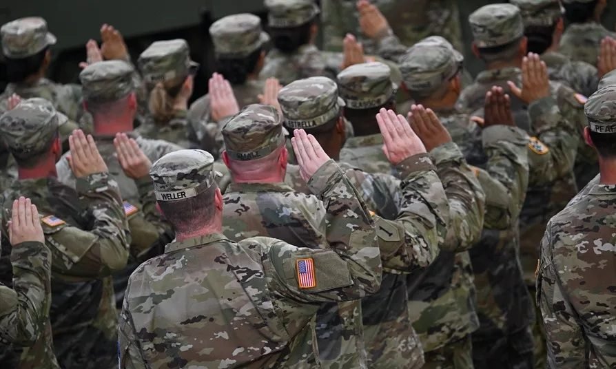 Estados Unidos envía miles de soldados más a Oriente Medio