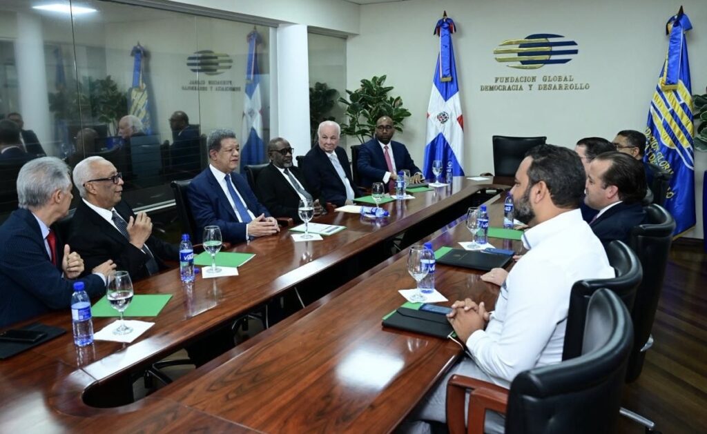 Leonel: “Sacrificios económicos los debe asumir el Gobierno”