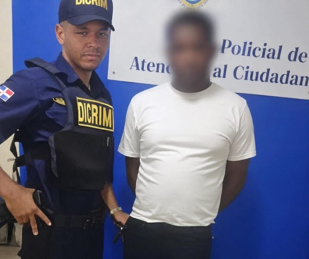 Arrestan profesor de “La Perito” por presunta agresión sexual a estudiante menor