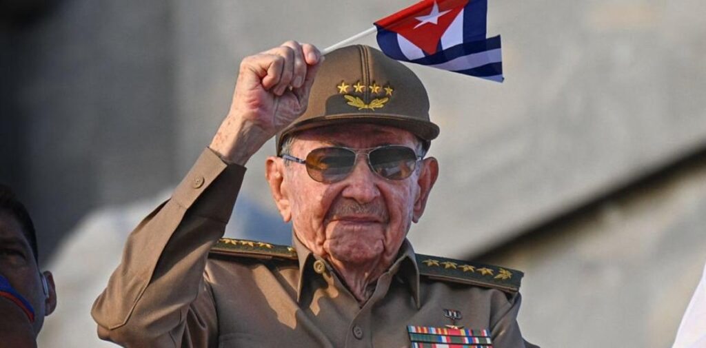 EE. UU. busca imputar a Raúl Castro mientras Trump sopesa acciones militares