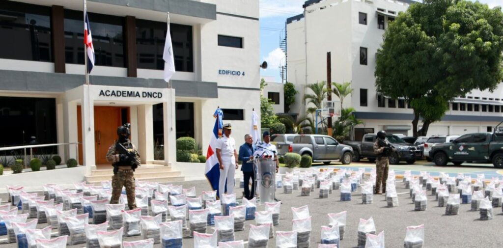 Ocupan 978 paquetes de cocaína frente a costas de Santo Domingo