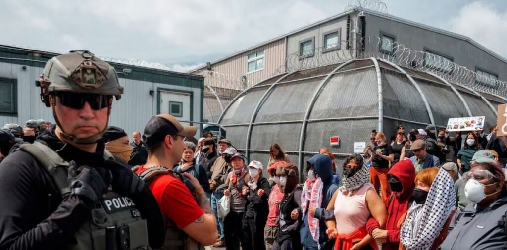 Tensión frente a centro de ICE en Nueva Jersey en el sexto día de huelga de inmigrantes