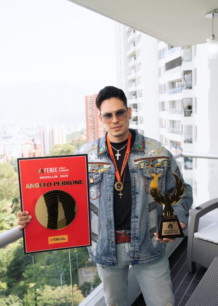 Angelo Perrone gana “Artista Revelación del Año” en los Premios Fénix 2026 en Medellín
