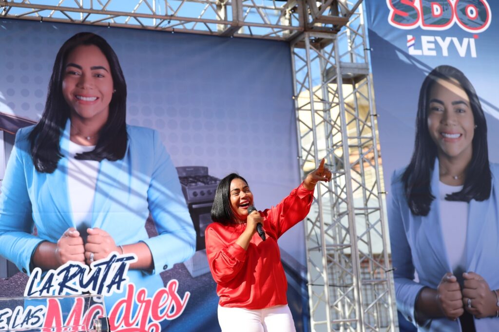 Leyvi Bautista inicia “La Ruta de las Madres” en Santo Domingo Oeste