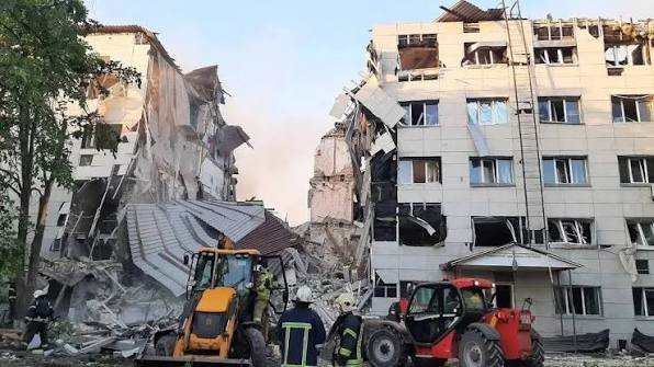 Rusia eleva a 10 muertos por ataque a casa de estudiantes