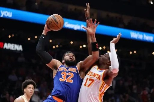Nueva York aplastó a los Hawks con trilpe-doble de Karl Towns