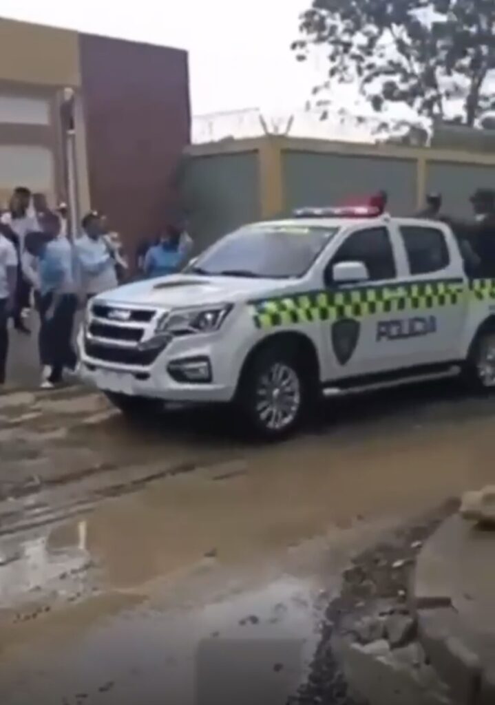 “No se puede inaugurar así”: Fuerza Magisterial cuestiona condiciones del entorno de liceo en Río San Juan