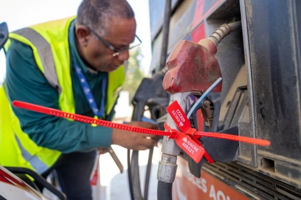 Cierran estaciones combustibles Azua y Montecristi, dice MICM