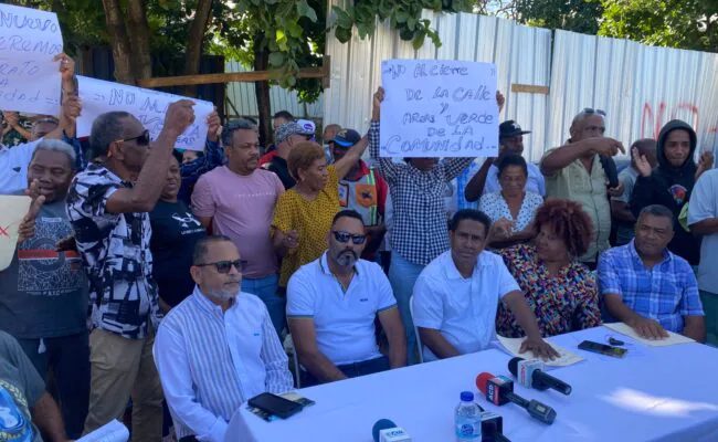Protestan en Manoguayabo contra privatización de calle y área verde por influencias políticas