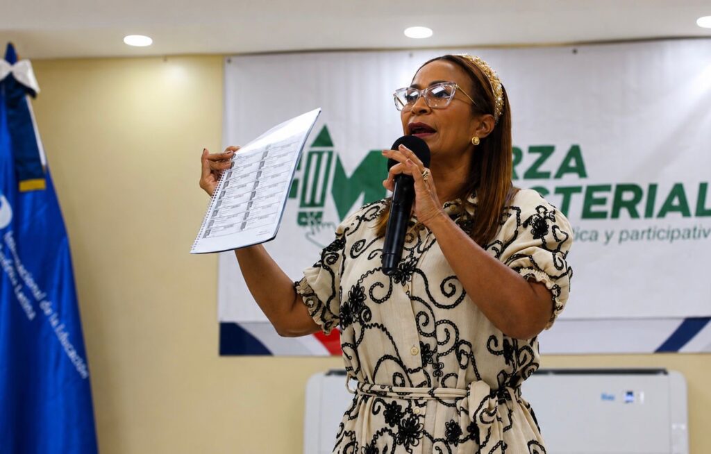 FP cuestiona fallas del MINERD en Evaluación de Desempeño Docente y alerta sobre impacto psicológico en maestros