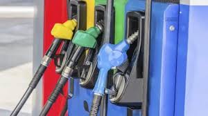 Gobierno sube entre RD$4 y RD$8 a las gasolinas y al gasoil
