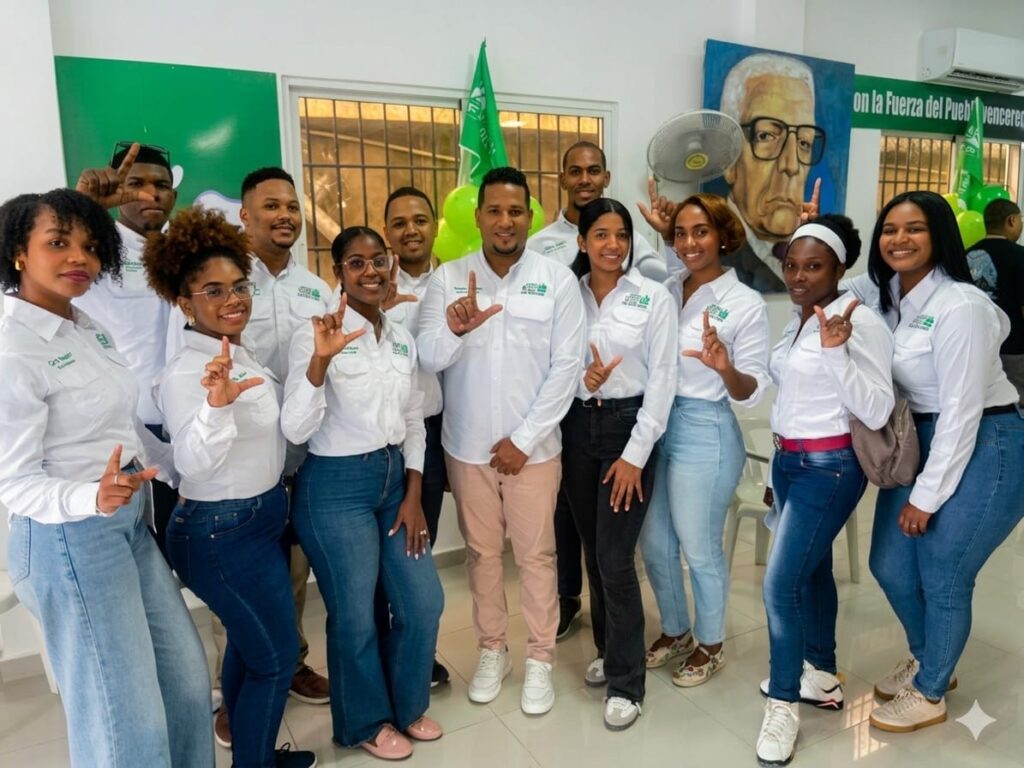 Fuerza Joven de la Fuerza del Pueblo juramenta nueva Dirección Ejecutiva en Haina