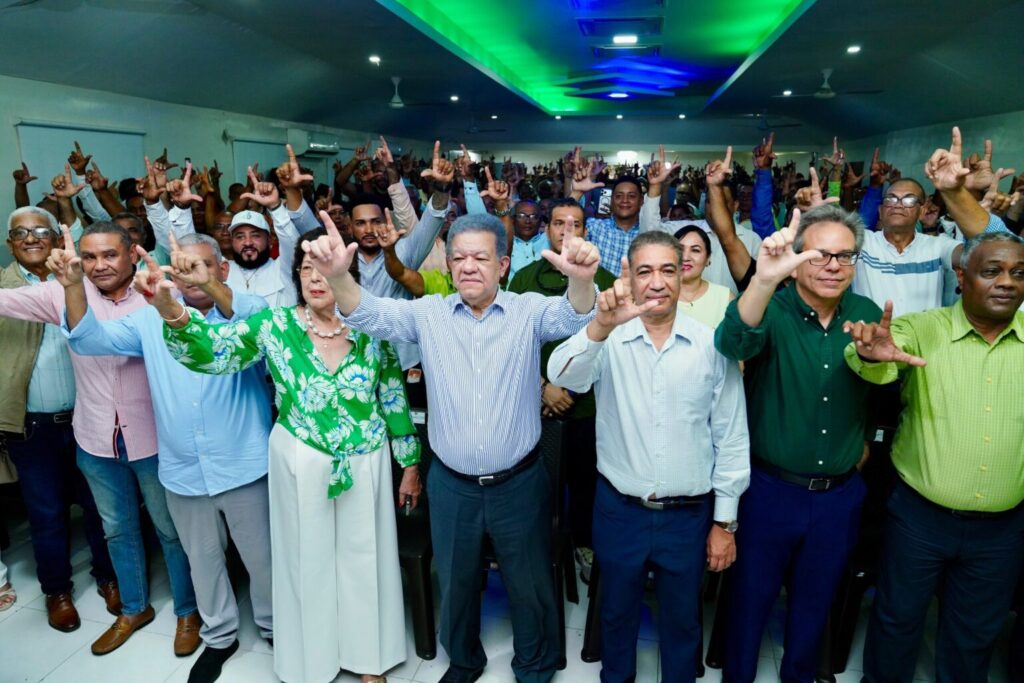 EN PUERTO PLATA LEONEL FERNANDEZ: Llama a fortalecer la unidad de la Fuerza del Pueblo