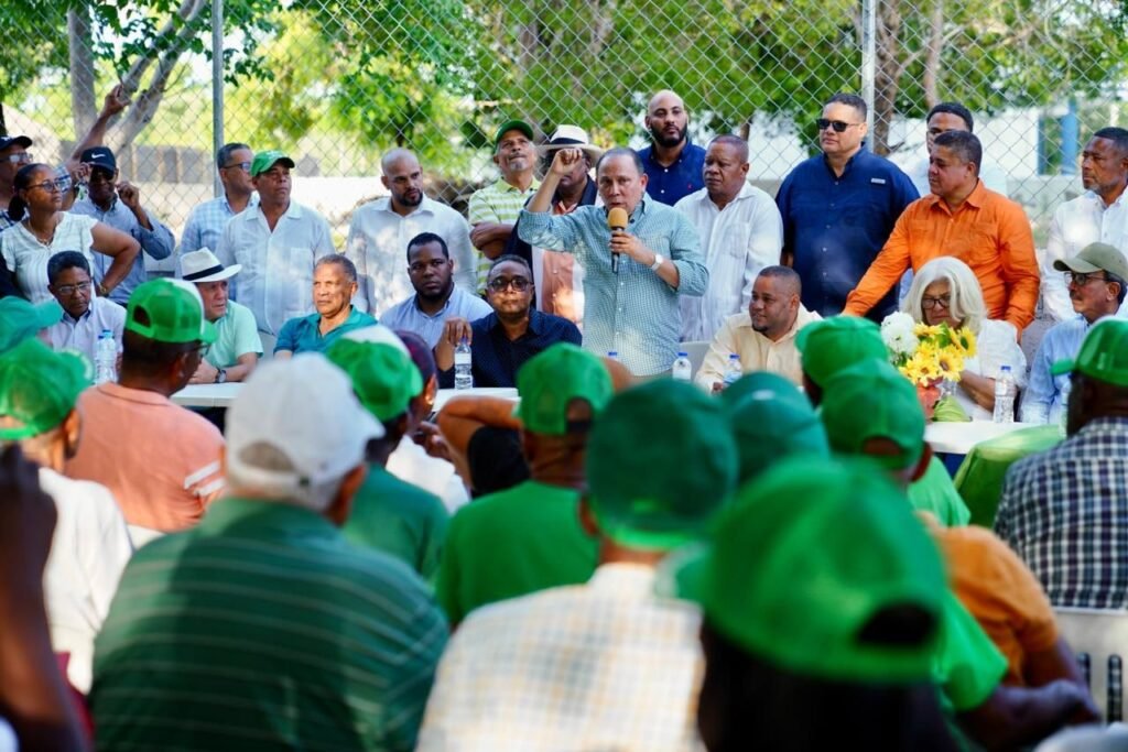 Radhamés Jiménez califica al gobierno del PRM de “Gobiernito”, que vive de ofrecimientos, anuncios y promesas incumplidas.