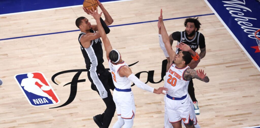 Wembanyama y los Spurs se resisten y triunfan en el Madison ante los Knicks