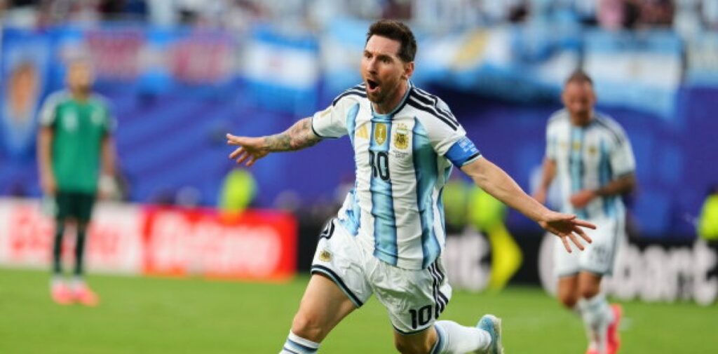 Lionel Messi logra primer triplete y se convierte en el máximo goleador en Mundiales