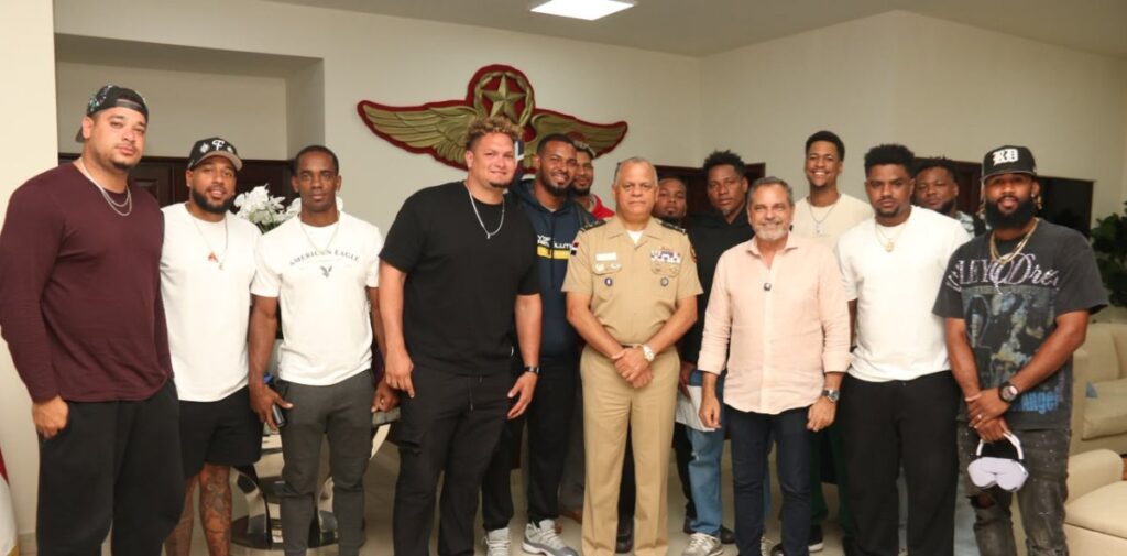 Llega al país tercer grupo de peloteros que se encontraban en Venezuela