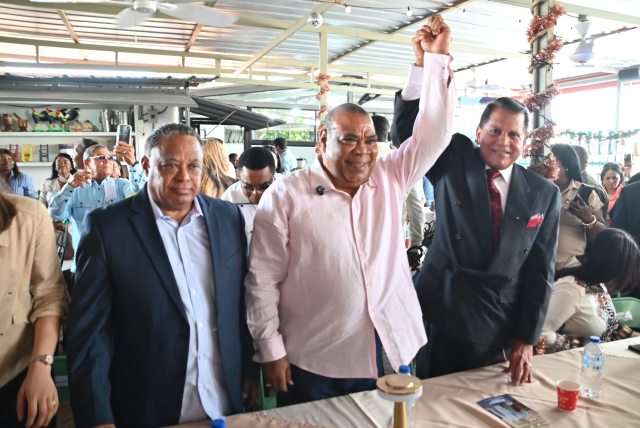 Babado va por la presidencia del CARD