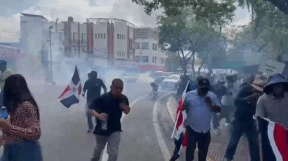 PN dispersa con bombas grupo agropecuarios iba al Palacio