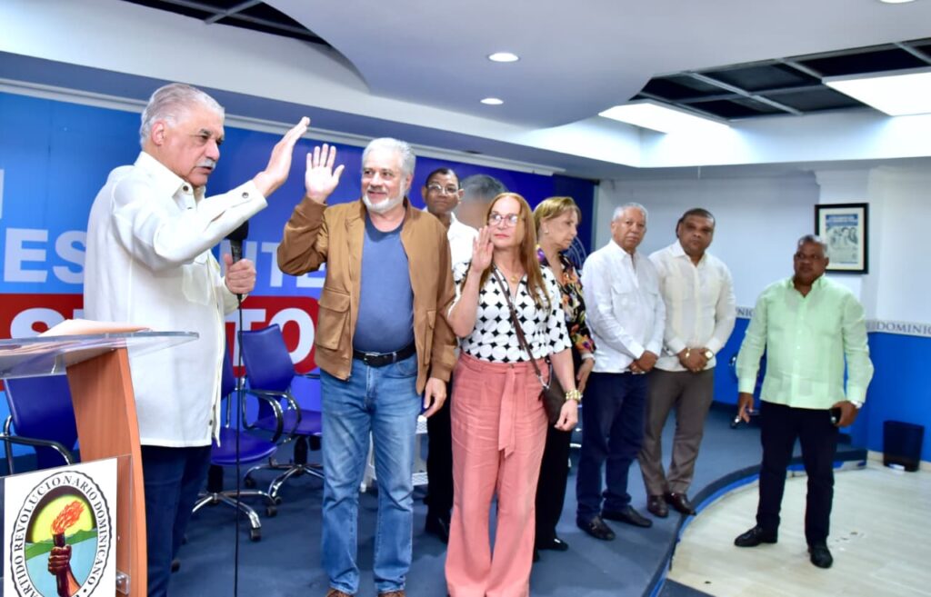 Dirigente político Danilo Cruz Pichardo oficializa su salida del PRM para volver al PRD