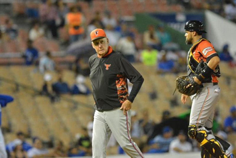 Phil Regan, legendario entrenador de béisbol, fallece a los 89 años de edad