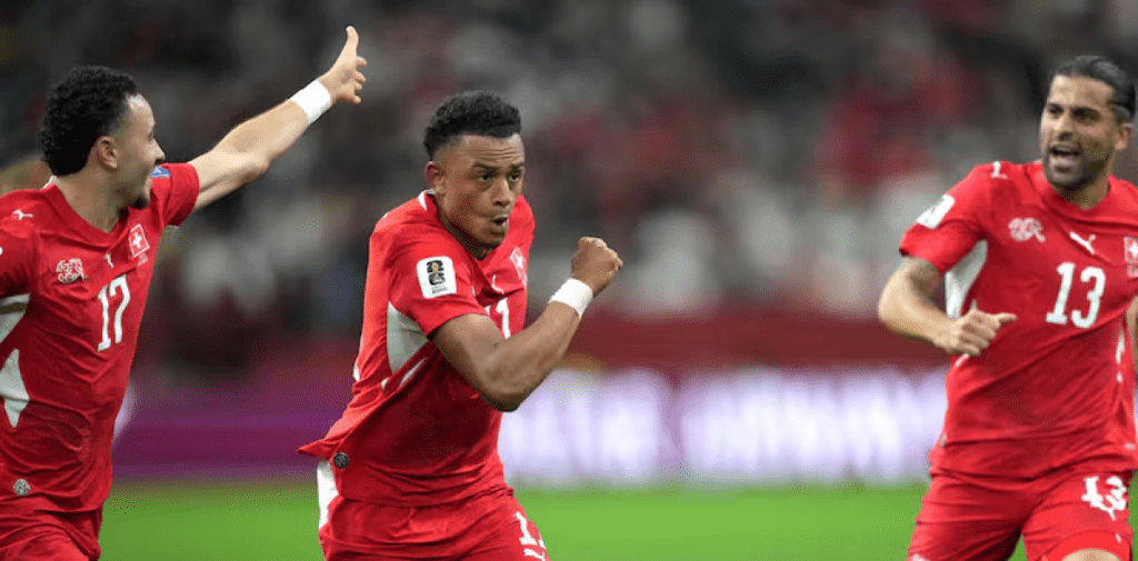 La Suiza de Rubén Vargas avanza a octavos de final en el Mundial de Fútbol