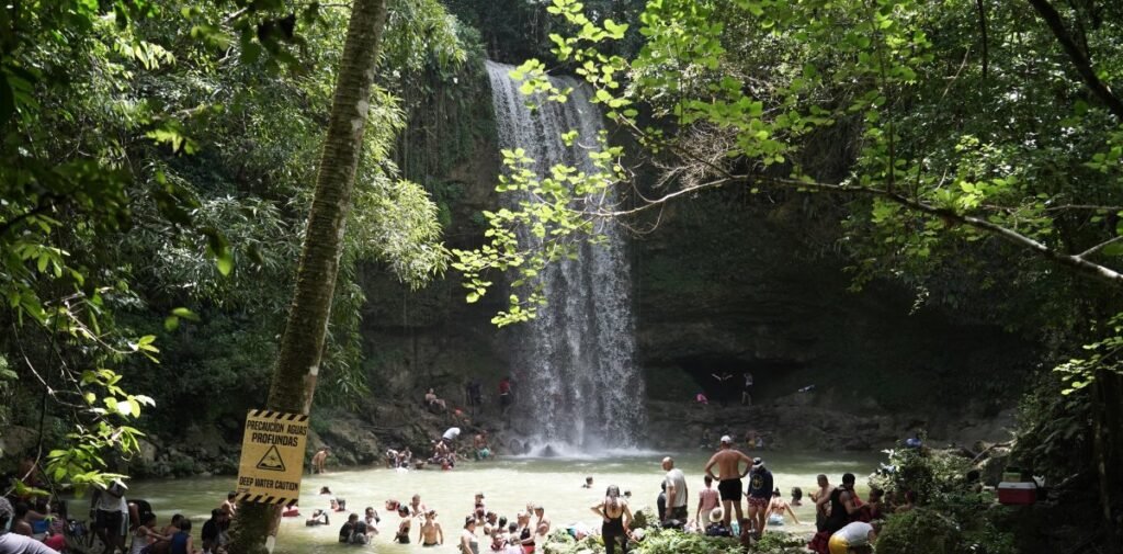 Salto de Socoa en Monte Plata: así se gestiona un balneario en una zona protegida