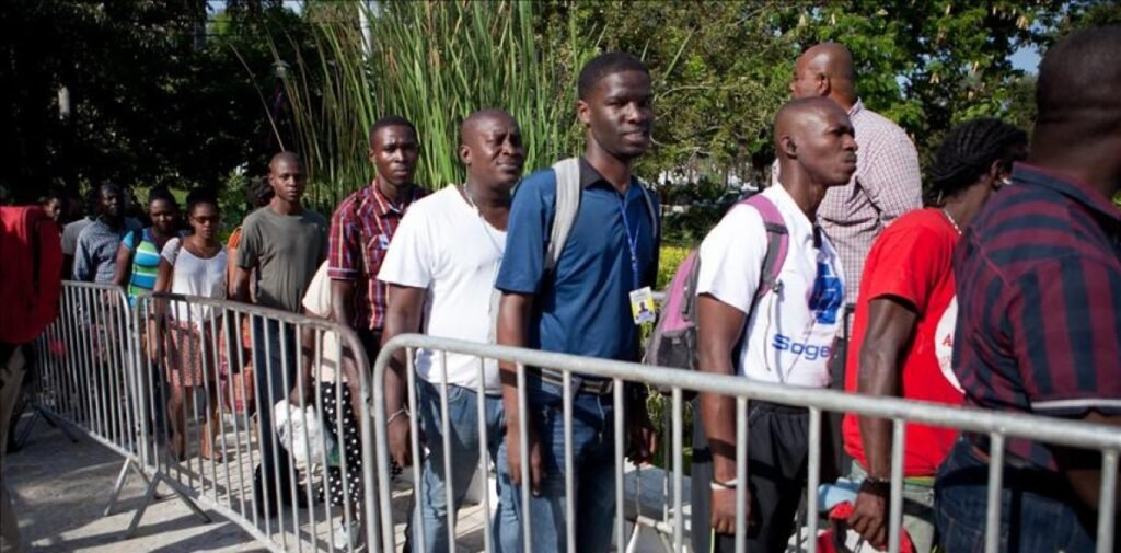 EEUU extiende por 2 años permiso de trabajo que beneficia a unos 350,000 haitianos