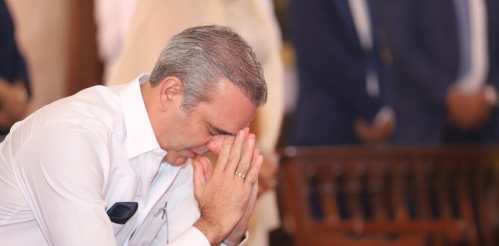 Imagen pública de Abinader se desploma en el trimestre mayo-julio