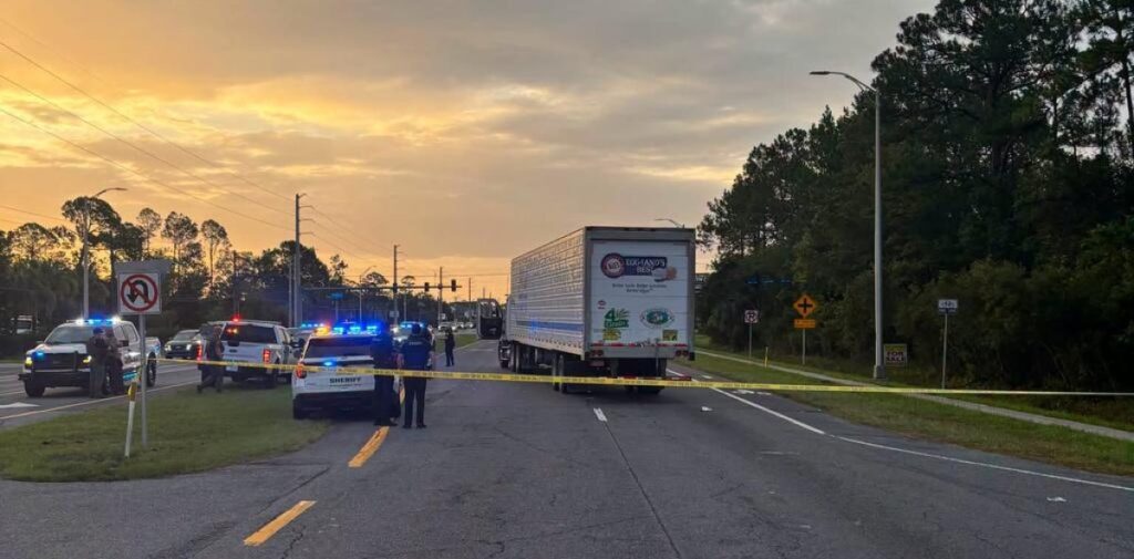Hombre muere atropellado al huir de agentes de inmigración en Florida