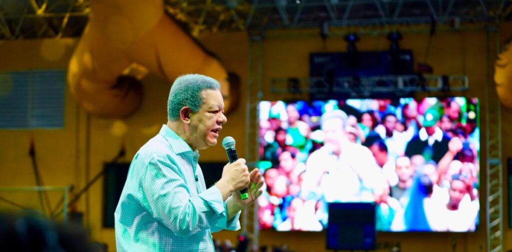 Encuesta coloca a Leonel Fernández en ventaja en cualquiera de los escenarios electorales